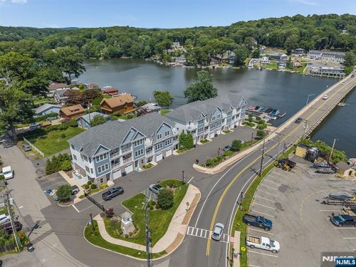 468 River Styx Rd, Hopatcong, NJ, 07843-1834 | Card Image