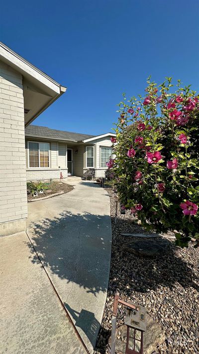 403-C-ST - 1100 Burnett, House other with 3 bedrooms, 2 bathrooms and 2 parking in Nampa ID | Image 3