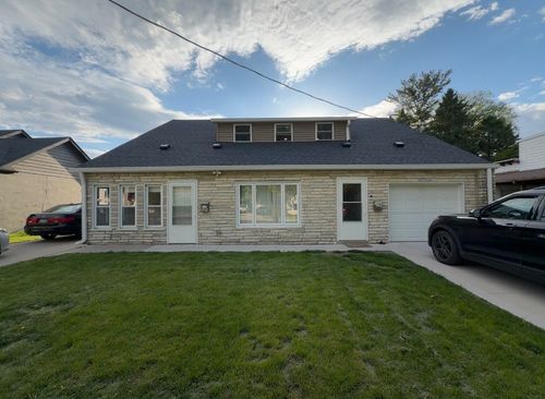 2404 57th St, Des Moines, IA, 50310-1111 | Card Image