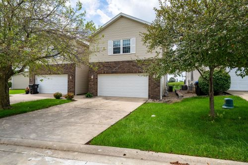 4-4 Everett Ct, Bloomington, IL, 61705-6557 | Card Image