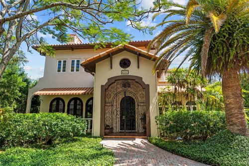 4803 W Woodmere Rd, Tampa, FL, 33609-3632 | Card Image