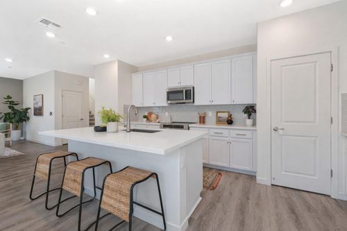 2473 Constellation Cir, Roseville, CA, 95747-4733 | Card Image