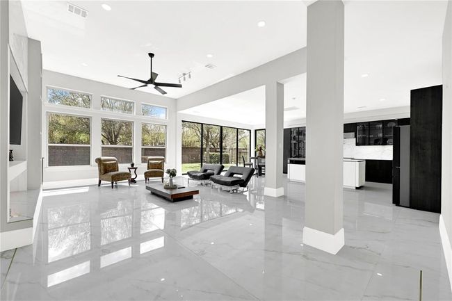 Living Room | Image 13