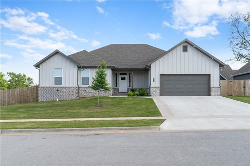 827 Mueller Way, Prairie Grove, AR, 72753-7032 | Card Image