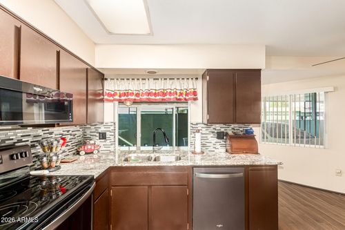 10870 W Santa Fe Dr, Sun City, AZ, 85351-2654 | Card Image