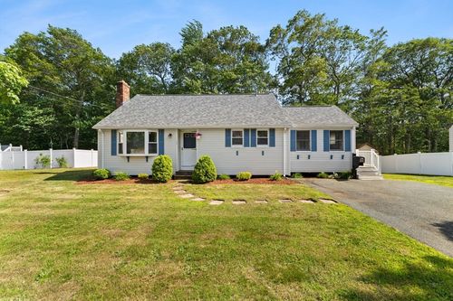 105 Dixon Rd, Brockton, MA, 02302-2236 | Card Image