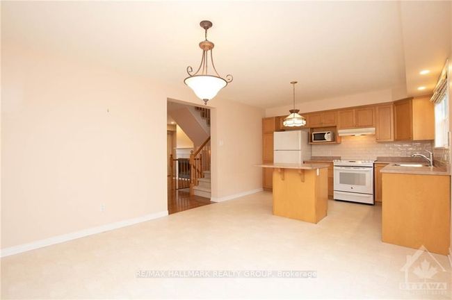 8 Kingsbridge Pvt, House attached with 3 bedrooms, 3 bathrooms and 2 parking in Ottawa ON | Image 14