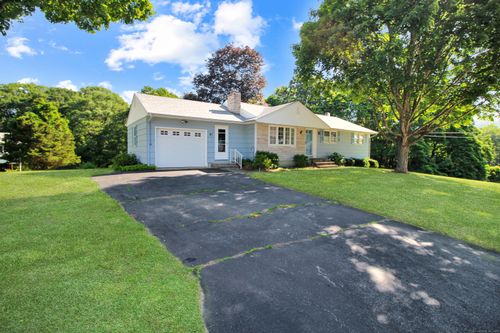 81 Occum Ln, Uncasville, CT, 06382-1734 | Card Image