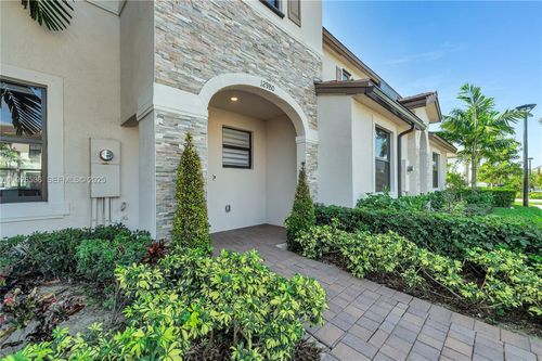 12980 Sw 233rd Ter, Homestead, FL, 33032-9240 | Card Image