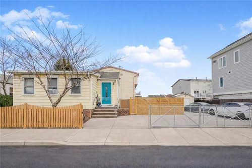 5 Milbank Rd, Staten Island, NY, 10306-5735 | Card Image