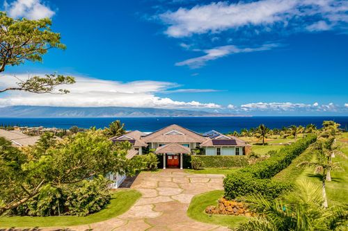 300 Mahana Ridge St, Lahaina, HI, 96761-8790 | Card Image
