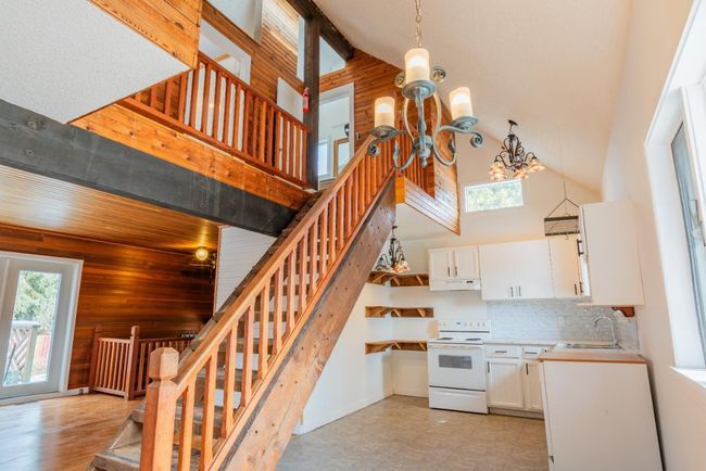 421 104th St, House other with 3 bedrooms, 3 bathrooms and null parking in Castlegar BC | Image 23