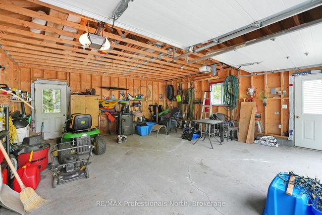 1093 Comak Cres, House other with 3 bedrooms, 2 bathrooms and 4 parking in Algonquin Highlands ON | Image 44
