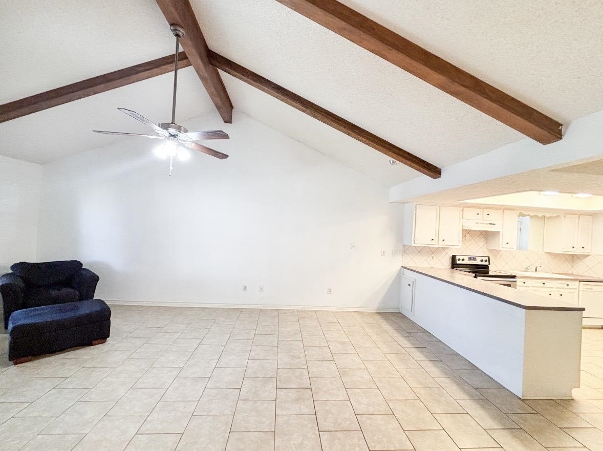 Residential Lease in Horseshoe Bay 5