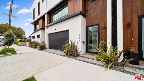 2435 Penmar Ave, Venice, CA, 90291-3167 | Card Image
