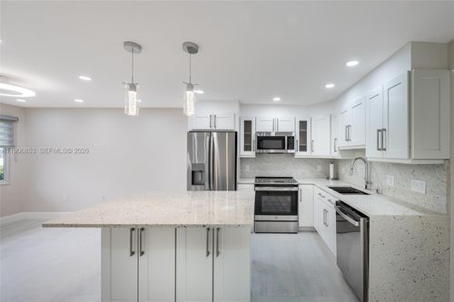 102-102 Upminster E, Deerfield Beach, FL, 33442-2865 | Card Image