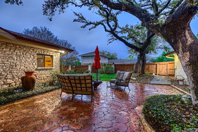 201 Sheffield, House other with 5 bedrooms, 5 bathrooms and null parking in Castle Hills TX | Image 8