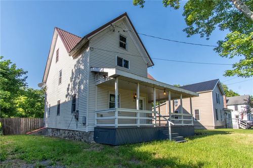 11 Grove St, Adams, NY, 13605-1203 | Card Image