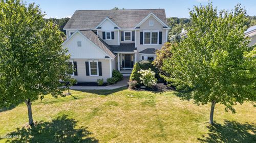 3 Skybrook Cir, Clifton Park, NY, 12065-1753 | Card Image