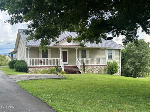 1726 Old Tusculum Rd, Greeneville, TN, 37745-4307 | Card Image