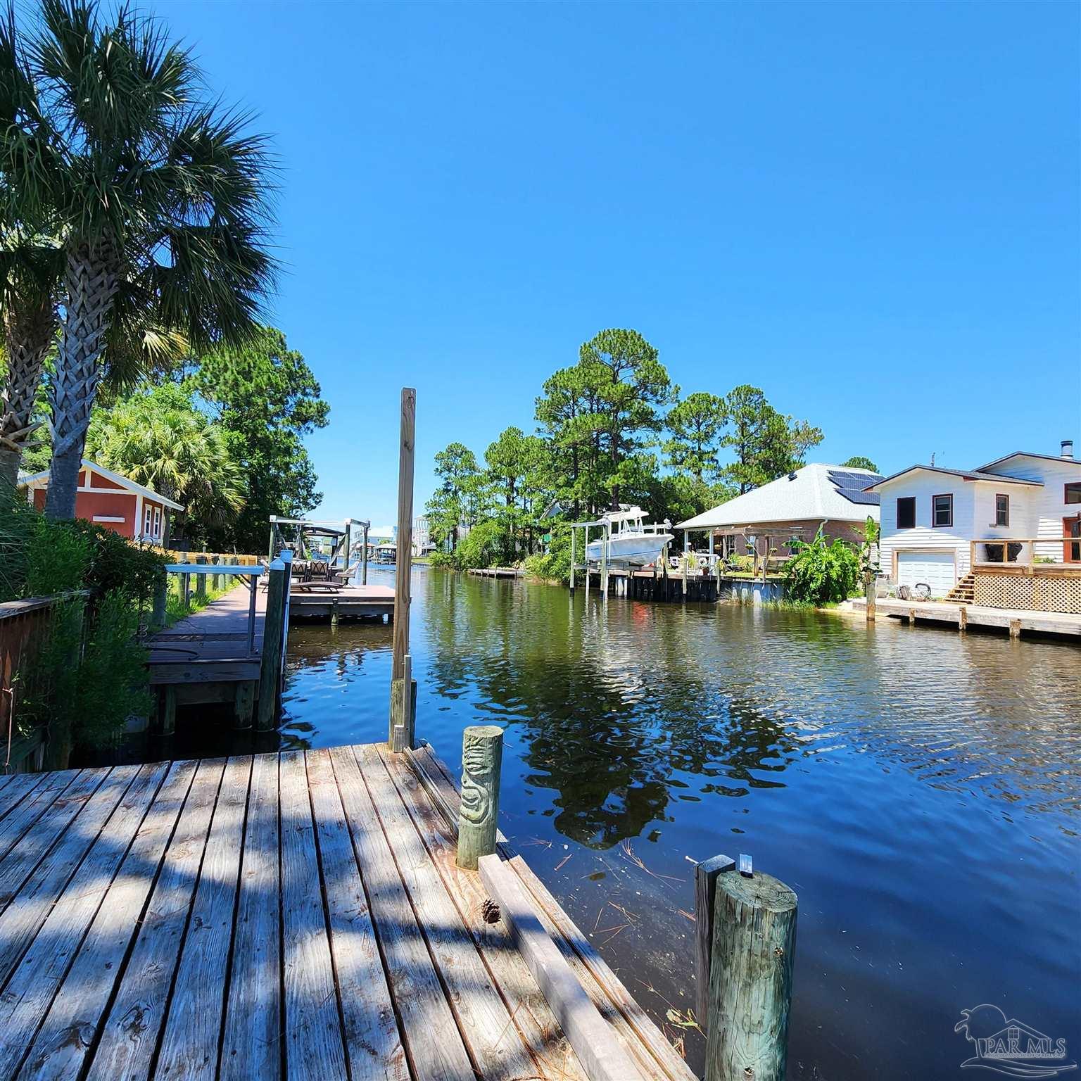 College Pkwy, Gulf Breeze, FL 32563