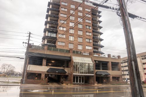 305-355 S Broadway, Lexington, KY, 40508-2545 | Card Image