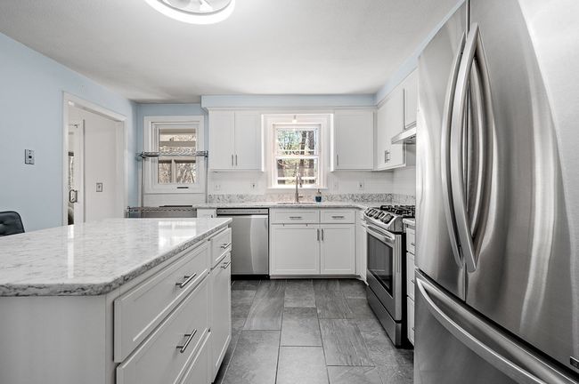 21 Driscoll Dr, House other with 4 bedrooms, 3 bathrooms and 6 parking in Framingham MA | Image 4