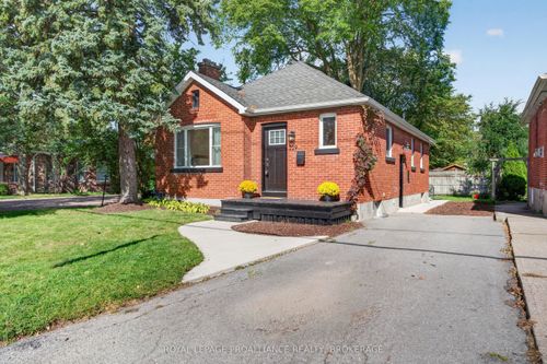 229 Park St, Kingston, ON, K7L1K4 | Card Image
