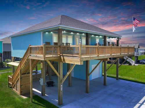 917 Westview, Crystal Beach, TX, 77650-2887 | Card Image