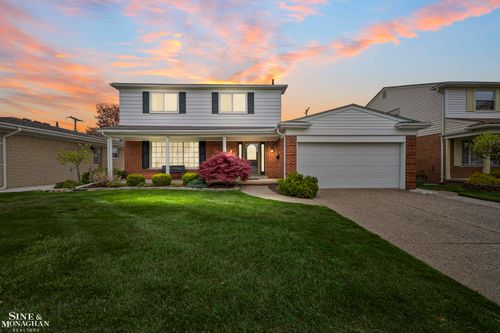 23331 S Colonial Ct, Saint Clair Shores, MI, 48080-2605 | Card Image