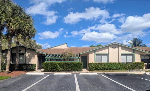 apt-2-448 Lakeview Dr, Weston, FL, 33326-2475 | Card Image
