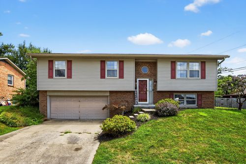 112 Queensway Dr, Versailles, KY, 40383-1058 | Card Image