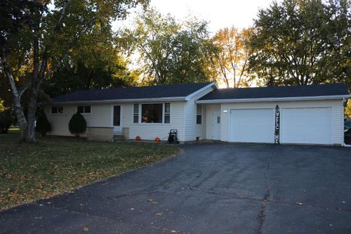 1931 N Mccarthy Road, GRAND CHUTE, WI, 54913 | Card Image