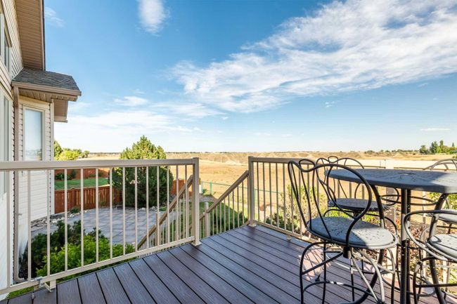68 Canyoncrest Point W, Home with 4 bedrooms, 3 bathrooms and 6 parking in Lethbridge AB | Image 35
