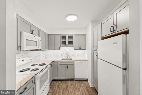 l-6141 Edsall Rd, ALEXANDRIA, VA, 22304-4174 | Card Image