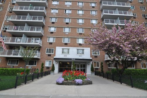 3c-39-65 52nd St, Woodside, NY, 11377-3209 | Card Image