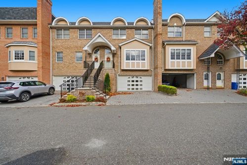 119 Stonegate Trl, Cresskill, NJ, 07626-2431 | Card Image