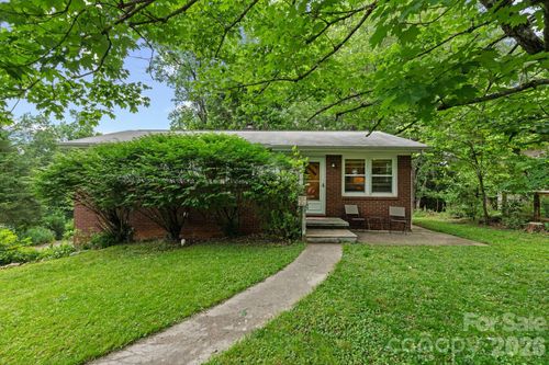 53 Merion Dr, Asheville, NC, 28806-1640 | Card Image