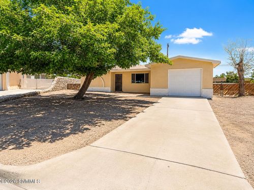 1974 Mahogany Dr, Las Cruces, NM, 88001-2450 | Card Image