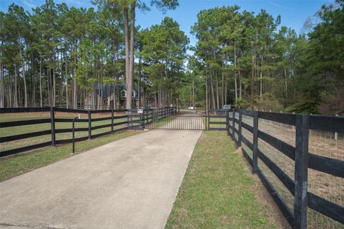 17709 W Terrace Oaks Dr, Waller, TX, 77484-4127 | Card Image