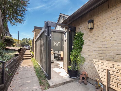 1135-4655 Country Creek Dr, Dallas, TX, 75236-1243 | Card Image