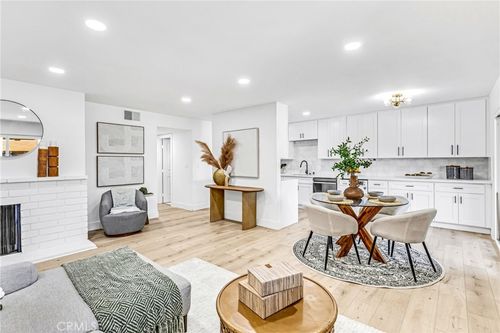 apt-12-17562 Vandenberg Ln, Tustin, CA, 92780-2006 | Card Image