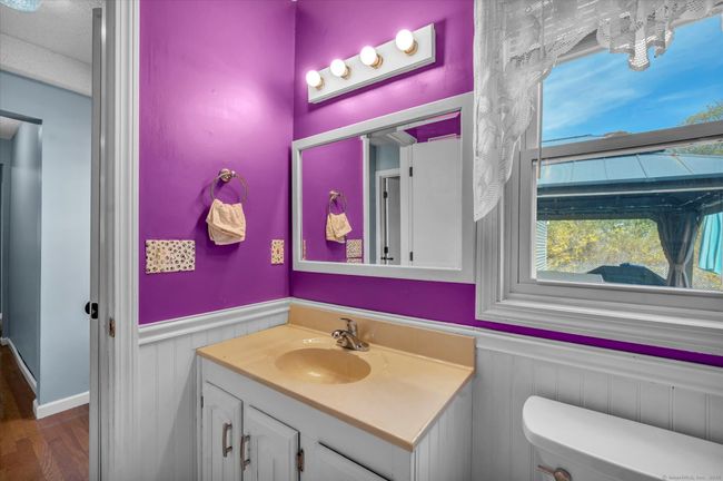 117 E Side Dr, House other with 3 bedrooms, 2 bathrooms and null parking in Wallingford CT | Image 24