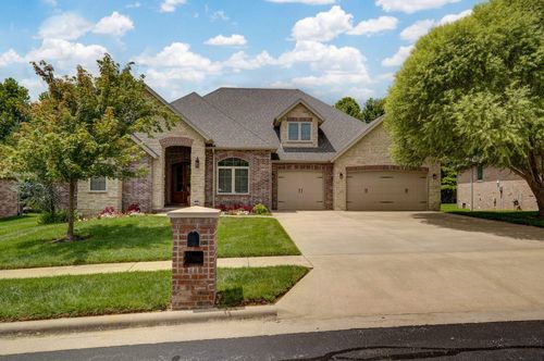 831 N Summercreek Ct, Springfield, MO, 65802-7226 | Card Image