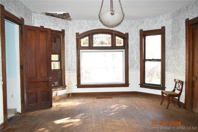 326 N Sycamore St, Home with 4 bedrooms, 2 bathrooms and null parking in Campbellsburg IN | Image 6