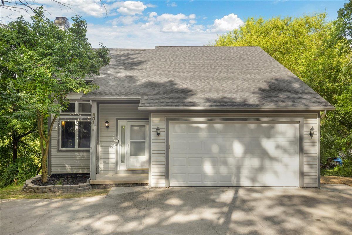 Johnson Dr, Lake Orion, MI 48362
