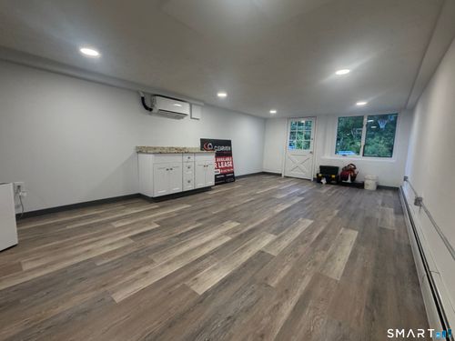 42 Federal Road, Danbury, CT, 06810 | Card Image