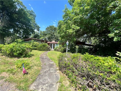 1560 Oneida Dr, Jefferson Hills, PA, 15025-2716 | Card Image