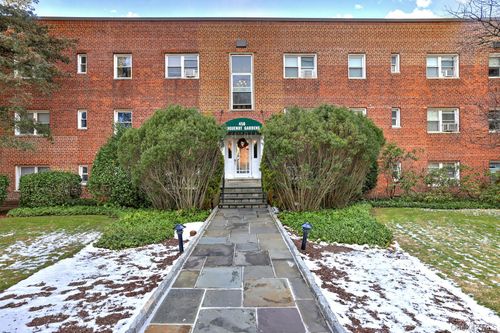 apt-3b-450 Pelham Rd, New Rochelle, NY, 10805-1847 | Card Image