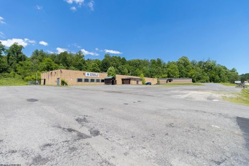 743 Thornton Pike, Grafton, WV, 26354-7021 | Card Image